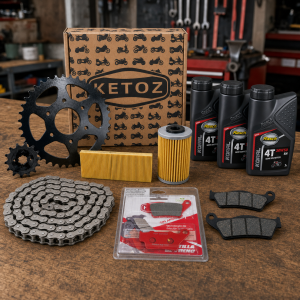 Kit de mantenimiento completo Bajaj Pulsar NS200 carburada con arrastre, frenos, filtros, cadena y tres aceites Rasch en taller